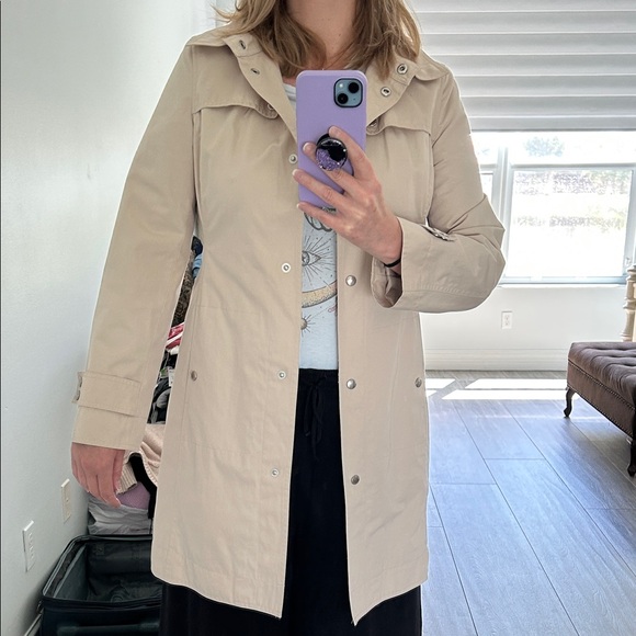 Michael Kors Tan Raincoat Trench Coat with Leopard Lining and Removable Hood - Picture 7 of 16